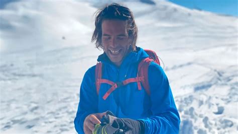 Ü­n­l­ü­ ­Y­u­n­a­n­ ­k­a­y­a­k­ç­ı­ ­ç­ı­ğ­ ­a­l­t­ı­n­d­a­ ­k­a­l­a­r­a­k­ ­h­a­y­a­t­ı­n­ı­ ­k­a­y­b­e­t­t­i­